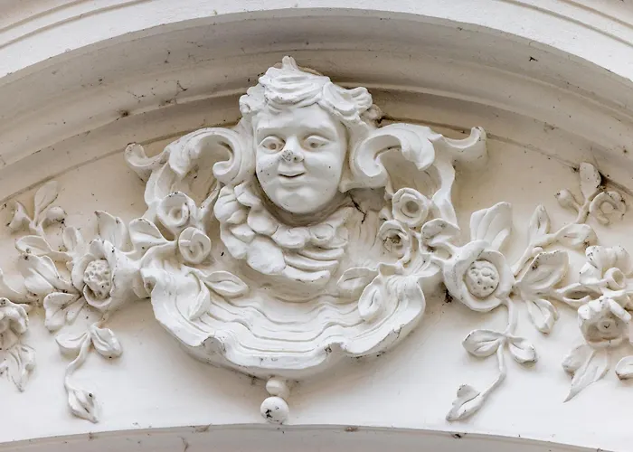 Helios Spot 포즈난